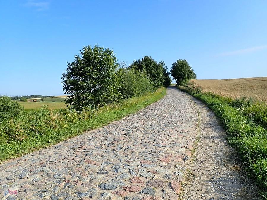 Mazury. Gawliki Wielkie. Droga.