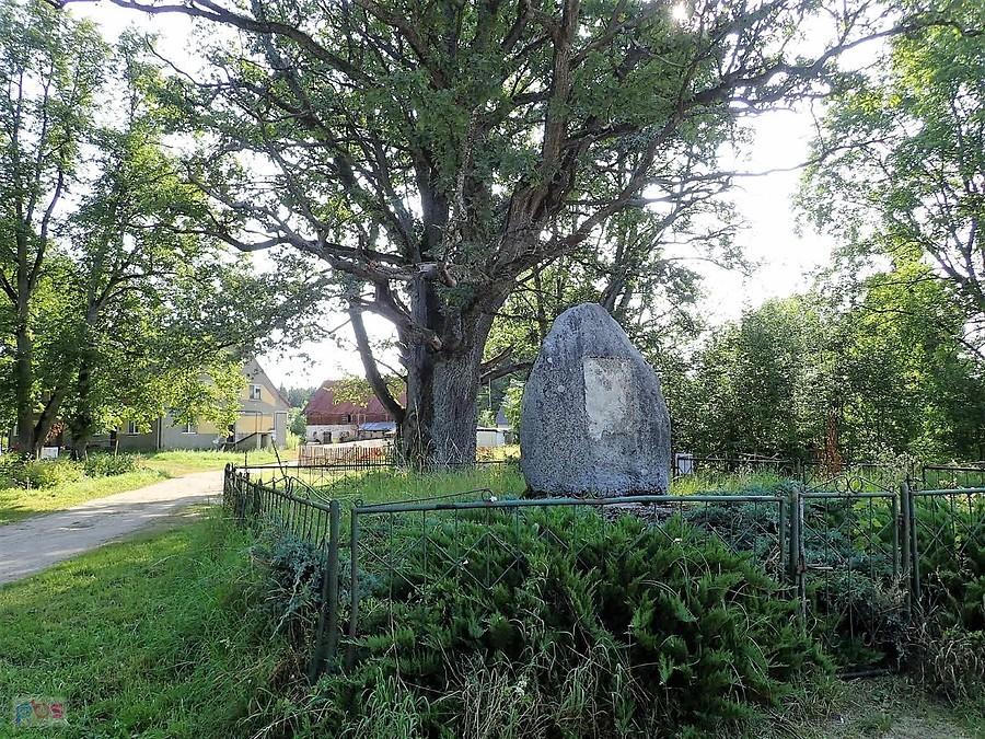 Leśny Zakątek. Pomnik Sowieckich Dywersantów