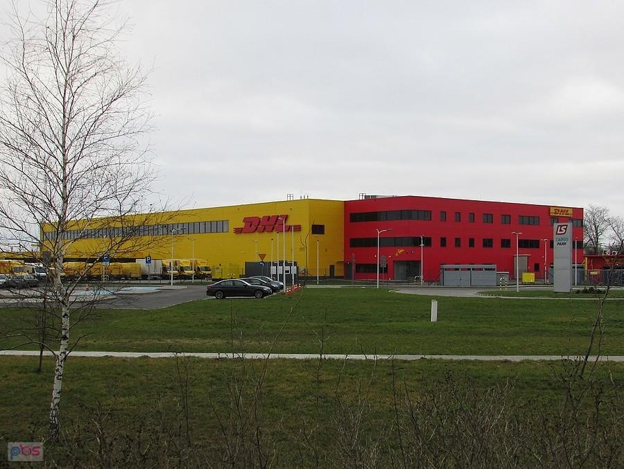 DHL przy lotnisku