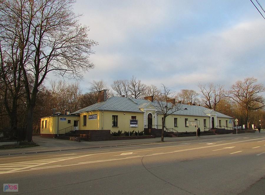 Skierniewice - budynek dawnego szpitala związanego z arcypiskupim pałacem