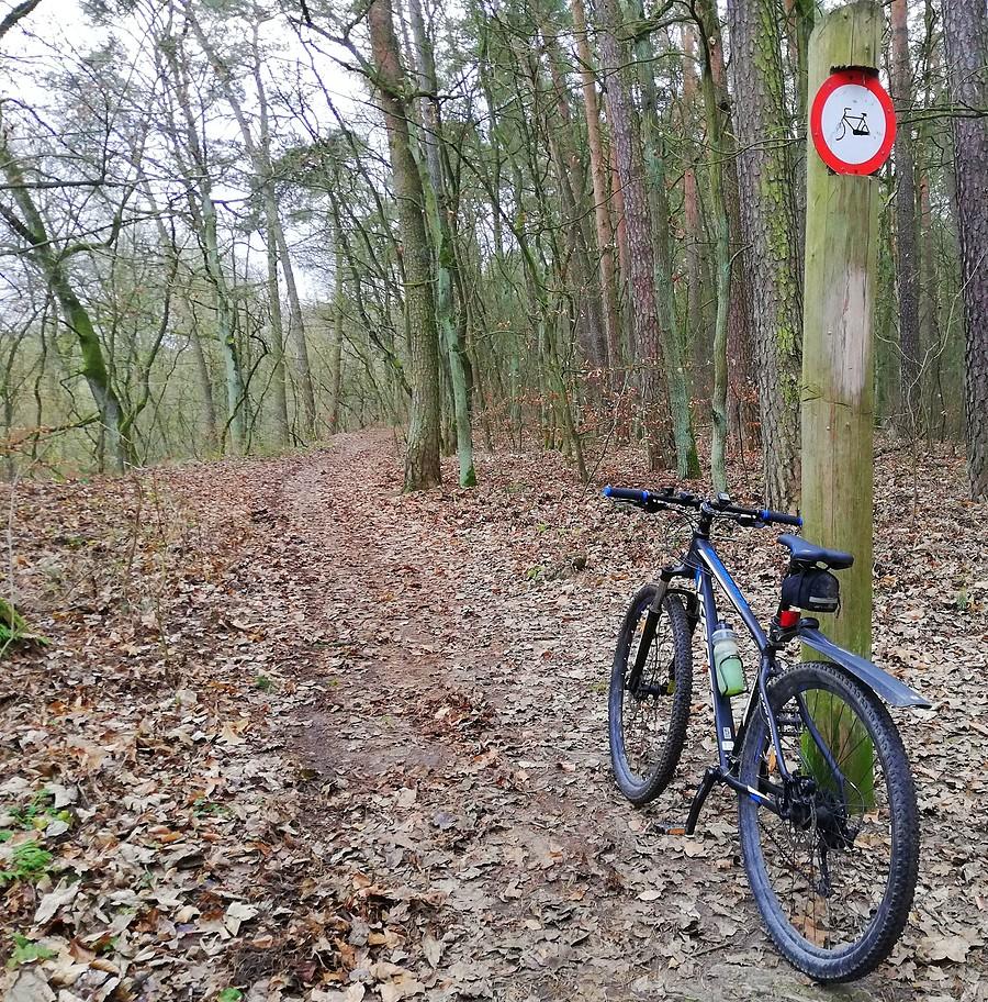 Zakaz rowerowania. Taki żarcik na koniec roku :) - Nadwarciańki, WPN