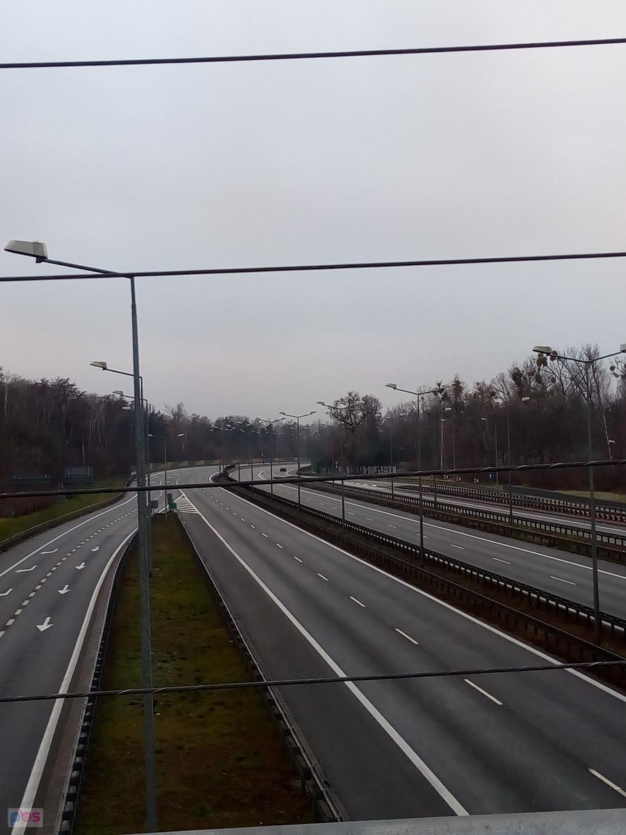 Pusta w świąteczny poranek S 8