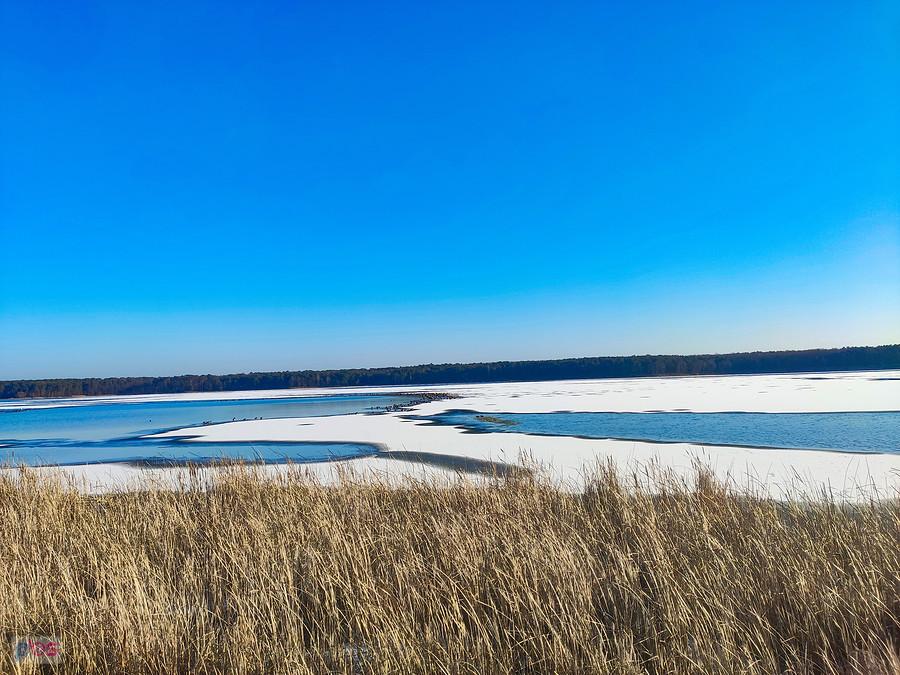 Pierwsze oznaki zimy, czyli lód na zalewie