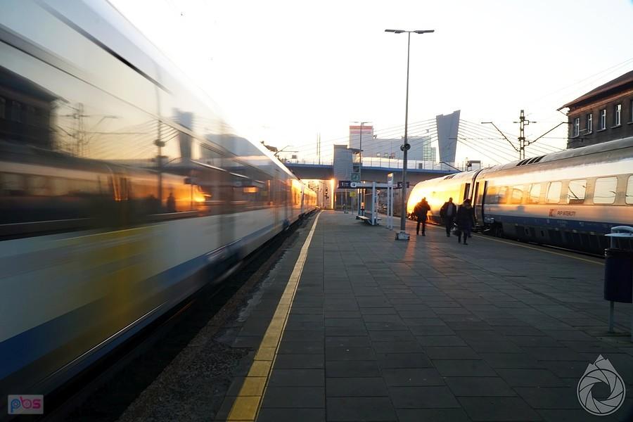 ostatnio co-prawie-dzienność wyjazdowa, żeby ominąć nudny wyjazd z miasta - radosne dwroce PKP
