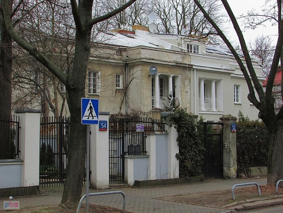 Na Ursynowskiej 50 i 52 polączone domy z 1930 zbudowane przez SBM Techników Magistratu