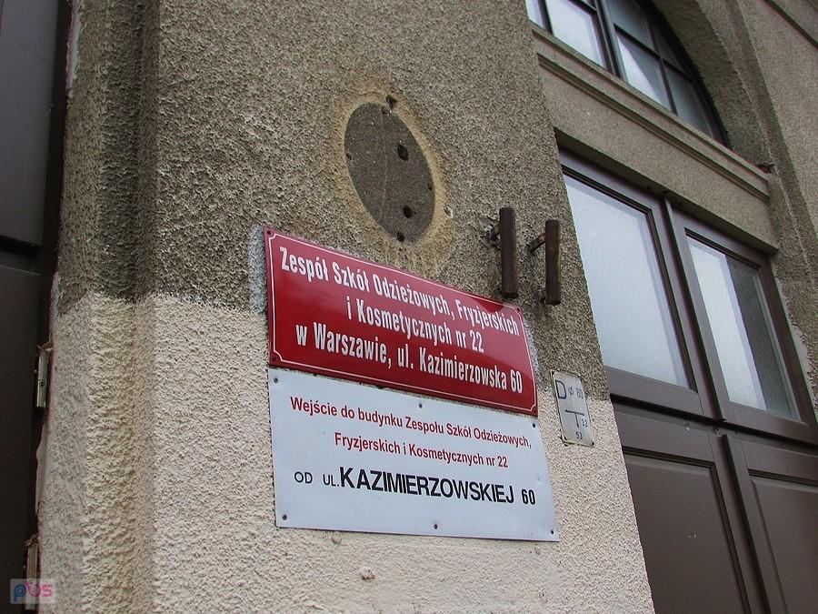 Tablica na dawnej I Miejskej Szkole Rękodzielniczej Żeńskej