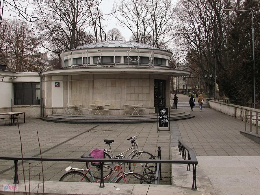 Kiedyś kino Stolica,a dzisiaj Muzeum Sztuki Filmowej ILUZJON