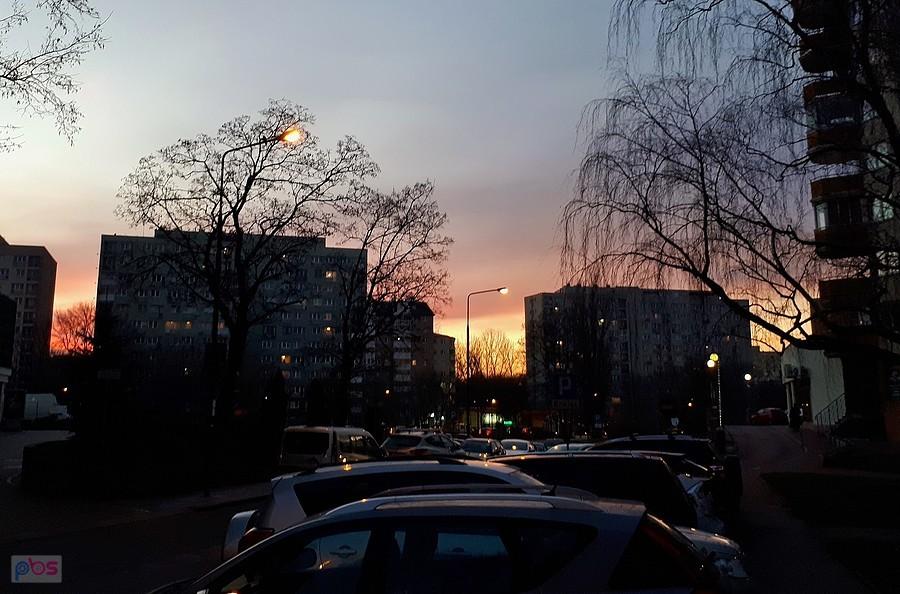 Ostatnie promyki słońca na Okopowej