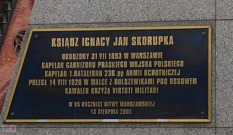 Tablica na pomniku