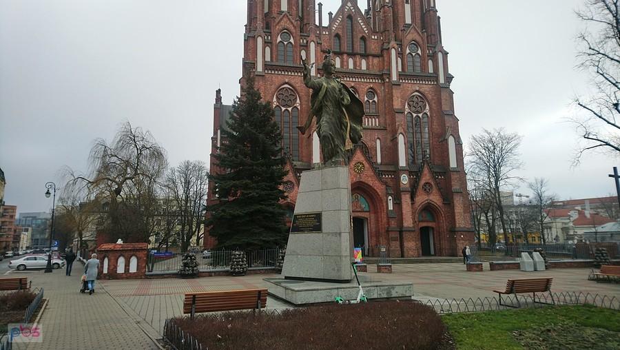 Pomnik Księdza Skorupki