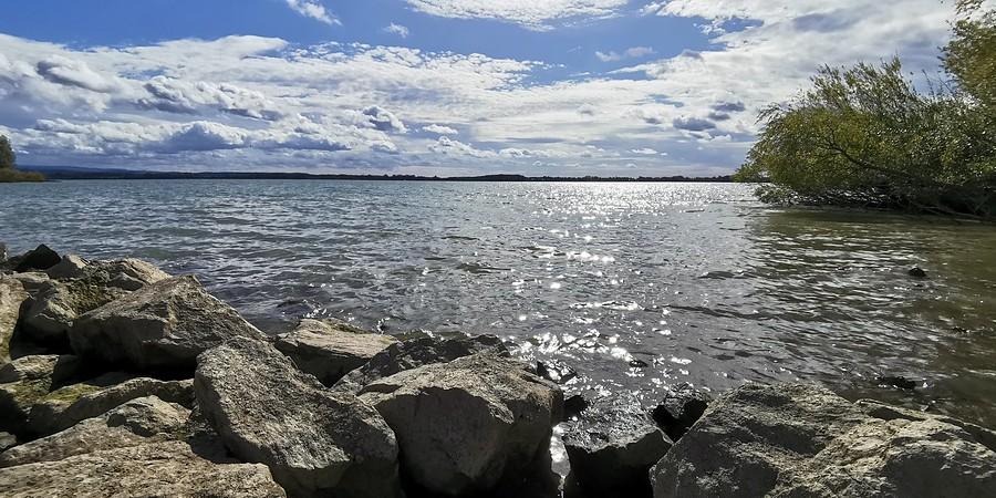 Piękny widok na Jezioro Rozkos