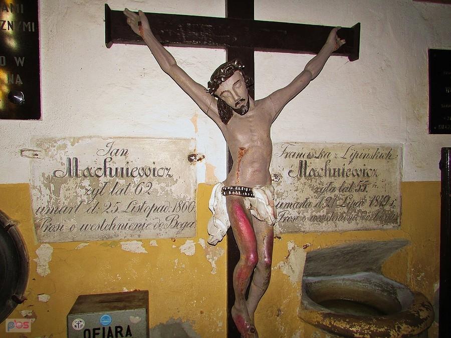 Brzóza - tablice w kruchcie koscioła św. Bartłomieja
