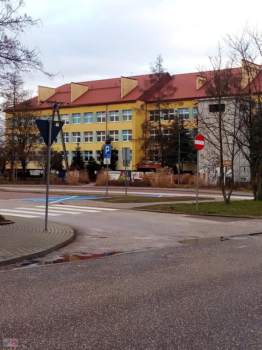 Szkoła w Starych Babicach