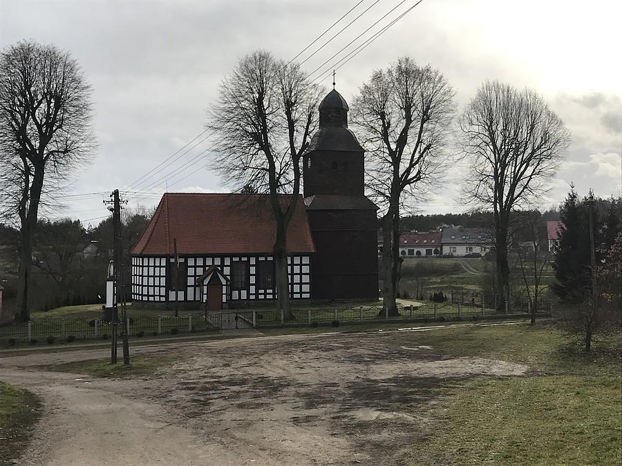 Dzierżążno Wielkie - zabytkowy kościół