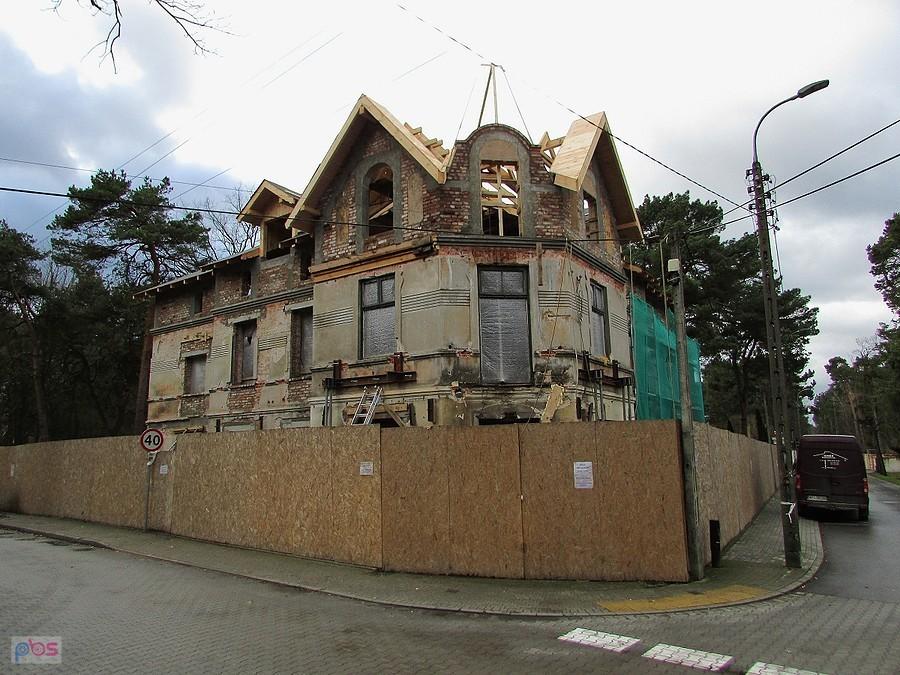Konstancin - pensjonat na rogu Granicznej i Szpitalnej powoli wraca do życia