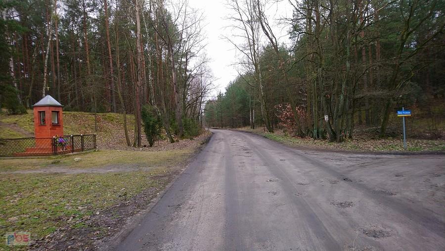 Na tabliczce Mały Truskaw, droga Truskaw-Mariew