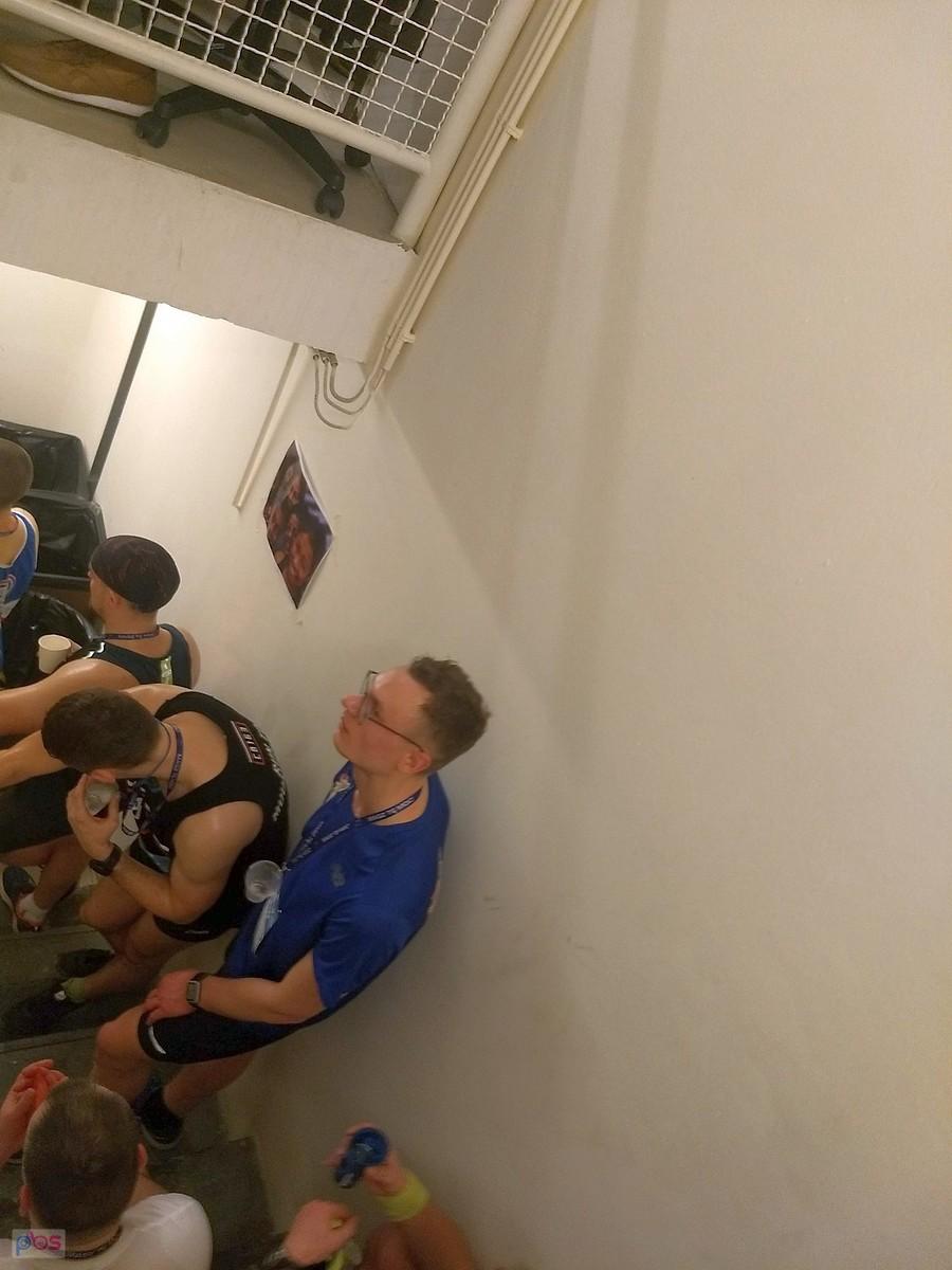 Kolejka na schodach
