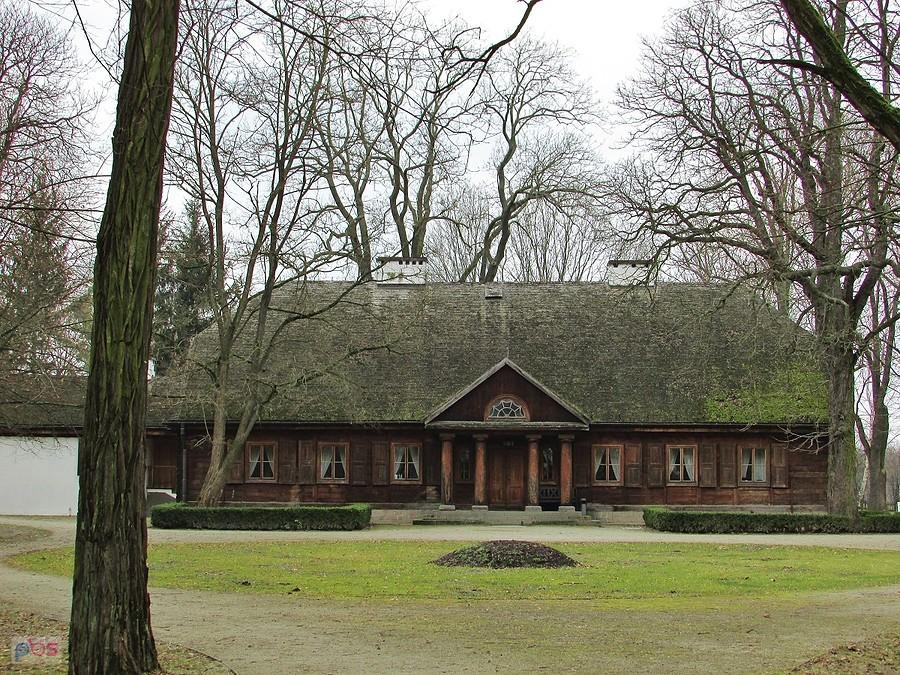Radziejowice - Dwór Modrzewiowy