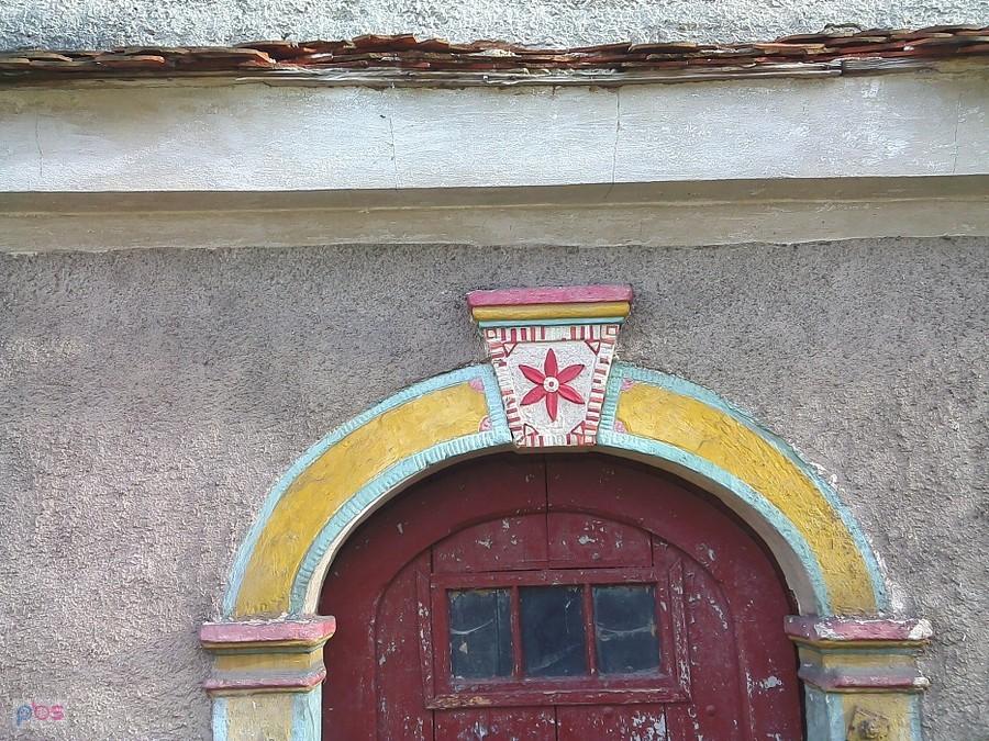 Jakimś cudem ocalały portal na sobieszowskim folwarku
