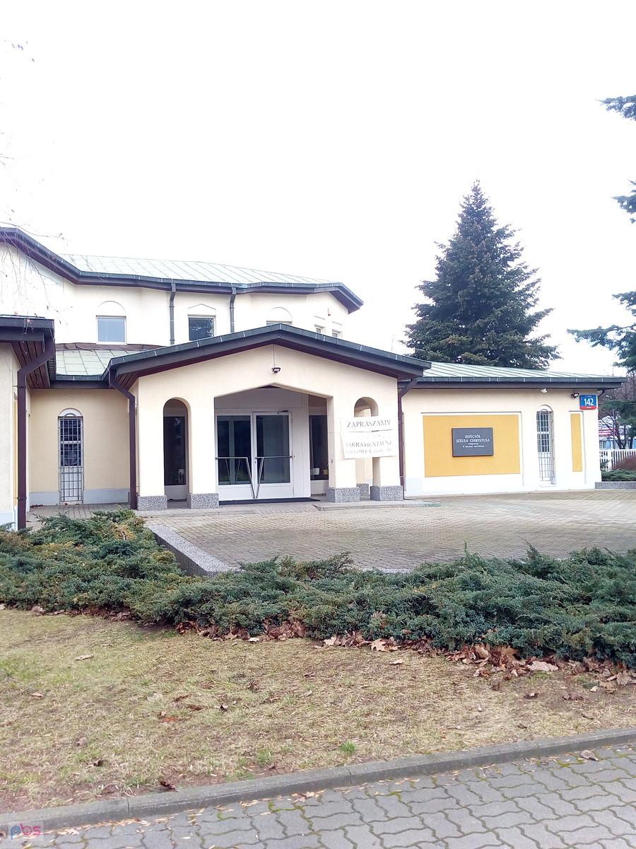Kościół Jezusa Chrystusa świętych w dniach ostatnich...mam nadzieję, że nie przekręciłam. Też na Woli