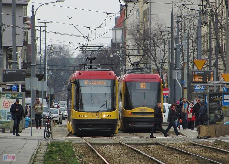 Piętnastka i dziesiątka na Nowowiejskiej