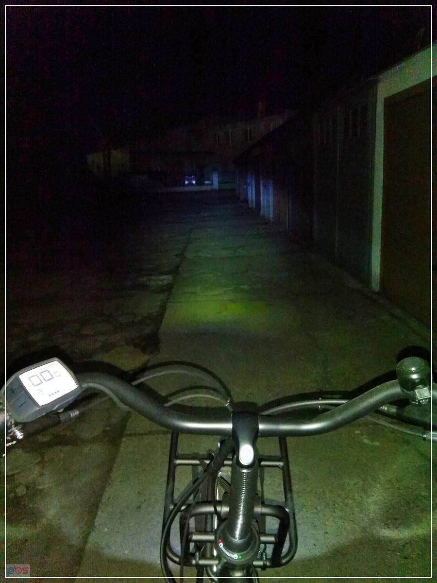 Przednia lampka rowerowa do roweru elektrycznego Union UN-4270E - zdjęcie z lampą
