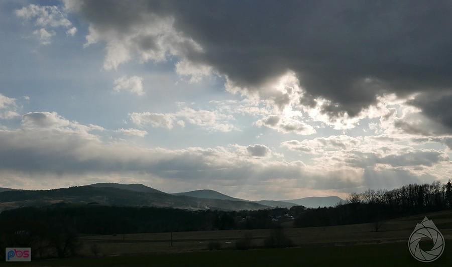 chmury zbierają się nad Beskidem Gorlickim