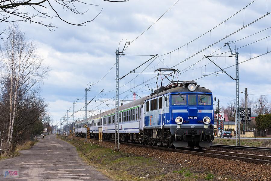 EP08-010 z poc. TLK 71106 relacji: Zielona Góra Główna - Warszawa Wschodnia jedzie szlakiem: Częstochowa Gnaszyn - Częstochowa Stradom, linia D29-61.