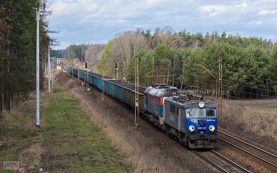 EU07-473 i M62-7038 minęły posterunek odgałęźny Kalina, wyjeżdżając na szlak do Boronowa, linia D29-131.