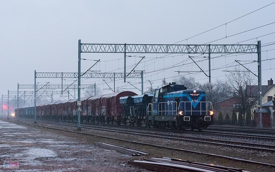 SM42-2356 mija stację Częstochowa Gnaszyn, jadąc w kierunku Herbów, linia D29-61.