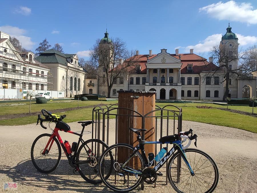 Rowery przy Pałacu w Kozłówce