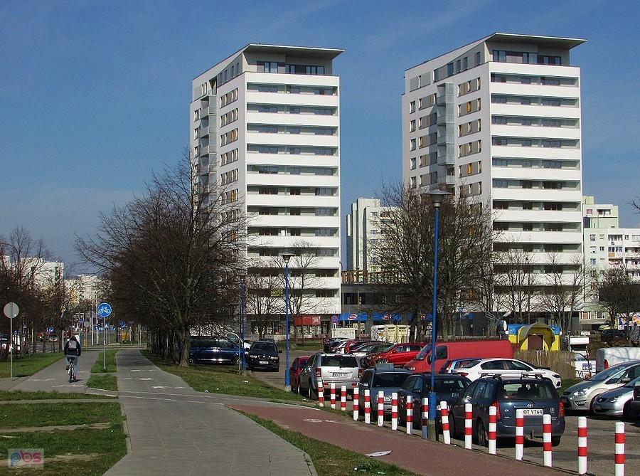 Ursynowskie wieże przy Dereniowej