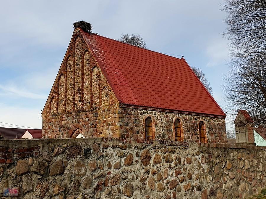 KARTNO (niem.Kortenhagen)Kościół filialny p.w. Podwyższenia Krzyża Św. z XIII w.