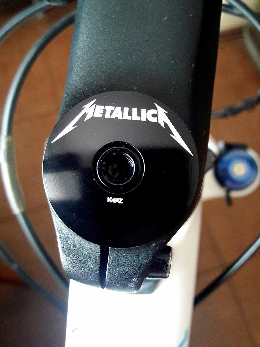 Kapsel sterów Metallica firmy Kapz.