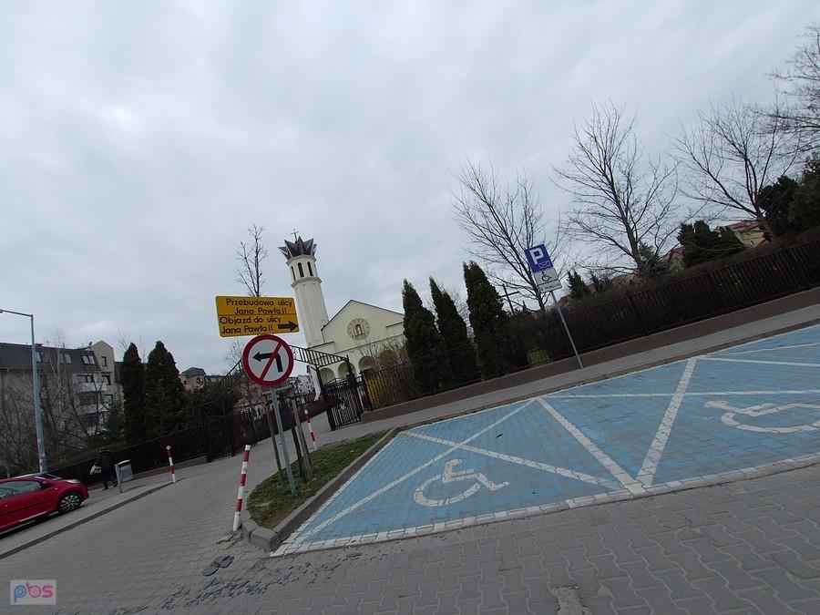 Piaseczno, Parafia Matki Bożej Różańcowej ul. Słowicza
