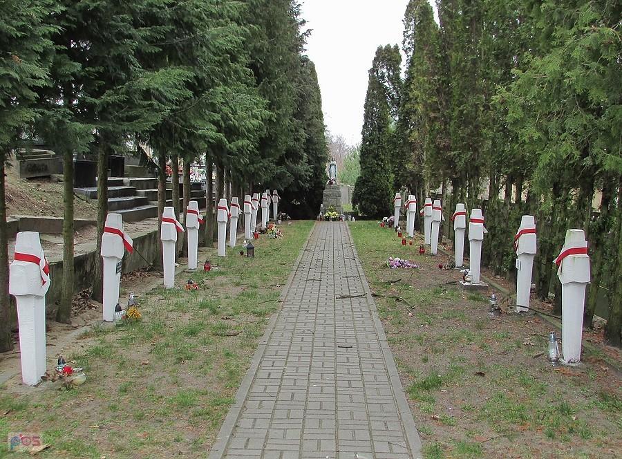 Leoncin - cmentarz wojenny żołnierzy poległych w 1939 roku