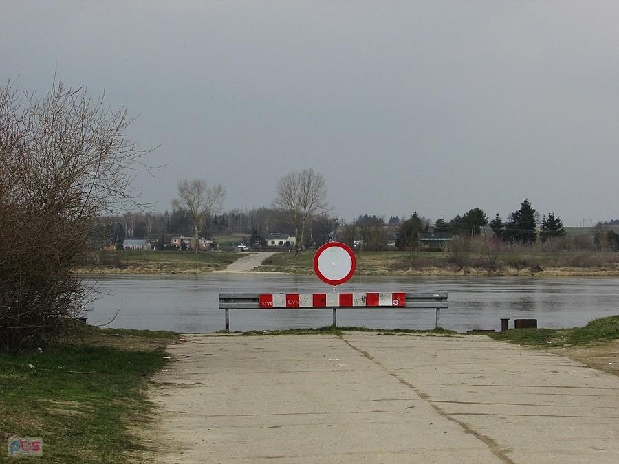 Droga skończyła sie, dalej nurt Wisły