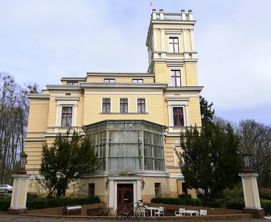 Część tylna - Pałac Biedrusko