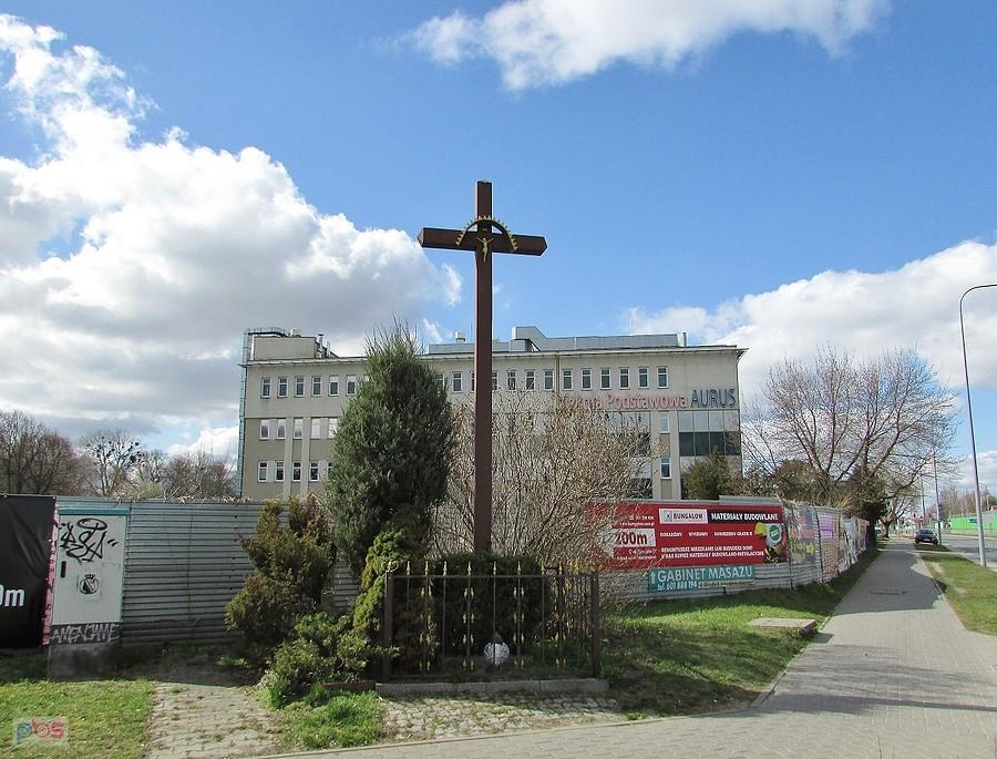 Krzyż na rogu Tanecznej i Poleczki