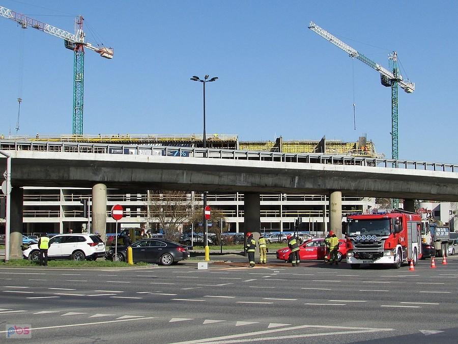 Czołowe zderzenie na skrzyżowaniu Puławskiej i Pileckiego