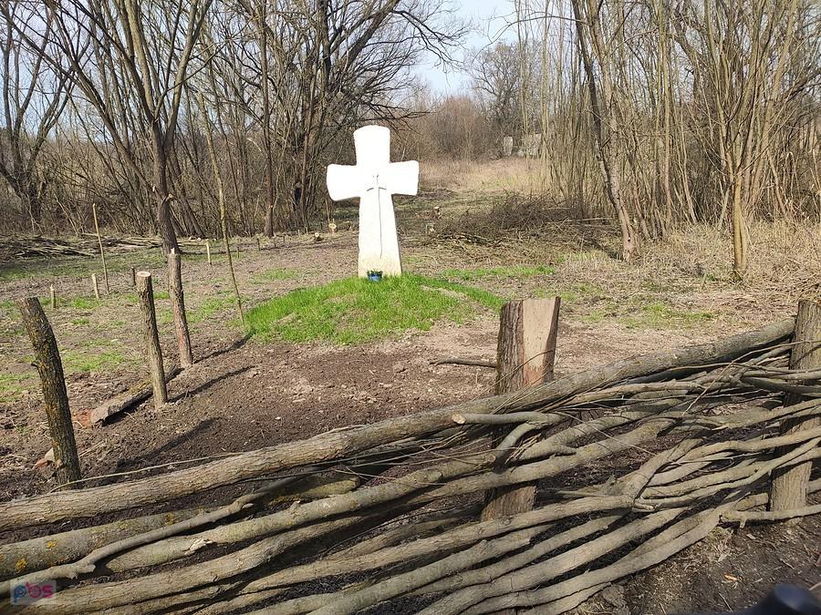 Krzyż przy czerwonym szlaku w Lublinie