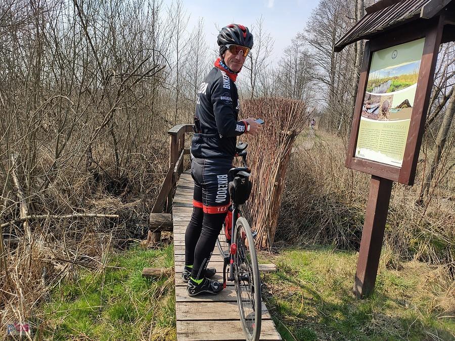 Mario na ścieżce przyrodniczej "Spławy"