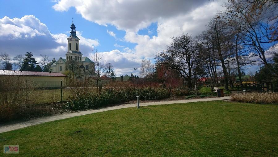 Kościół w Babicach z innej strony