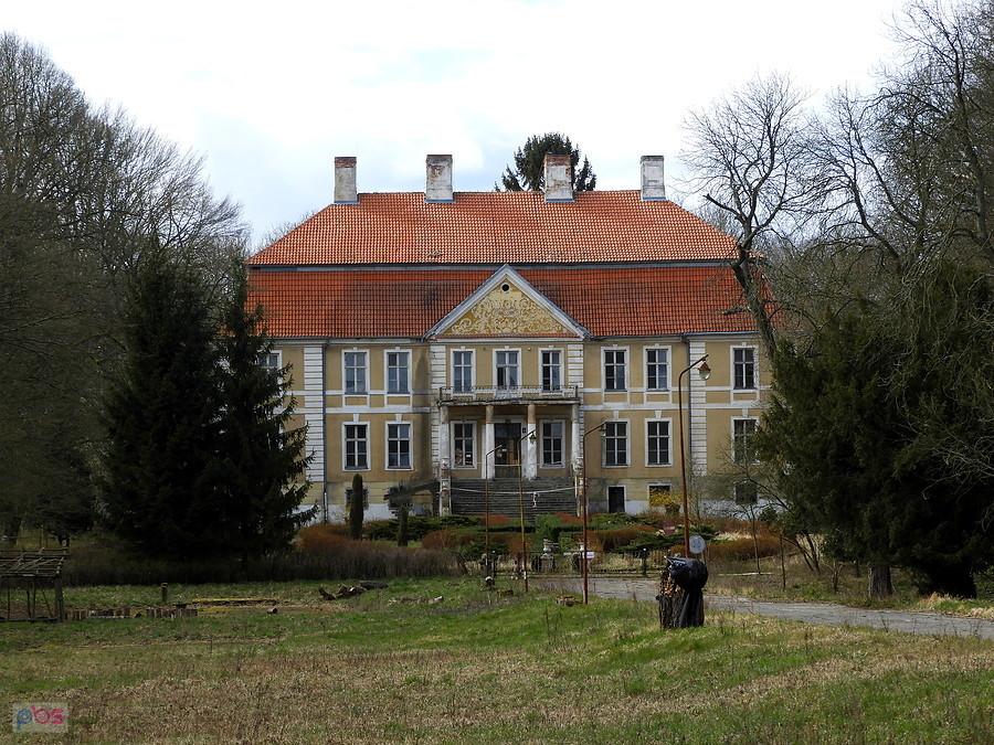 Kiedyś był to pałac rodu Ramin.