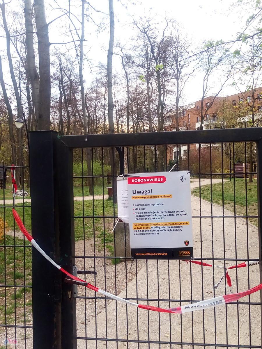Na park można popatrzeć zza płotu