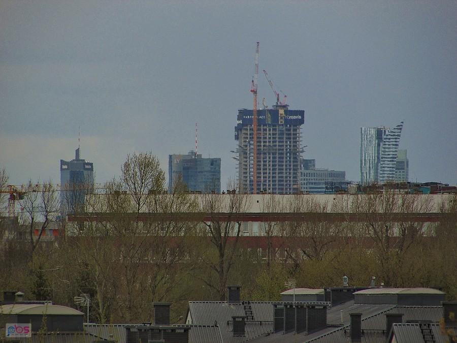 Varso Tower widziany z ul. Poleczki