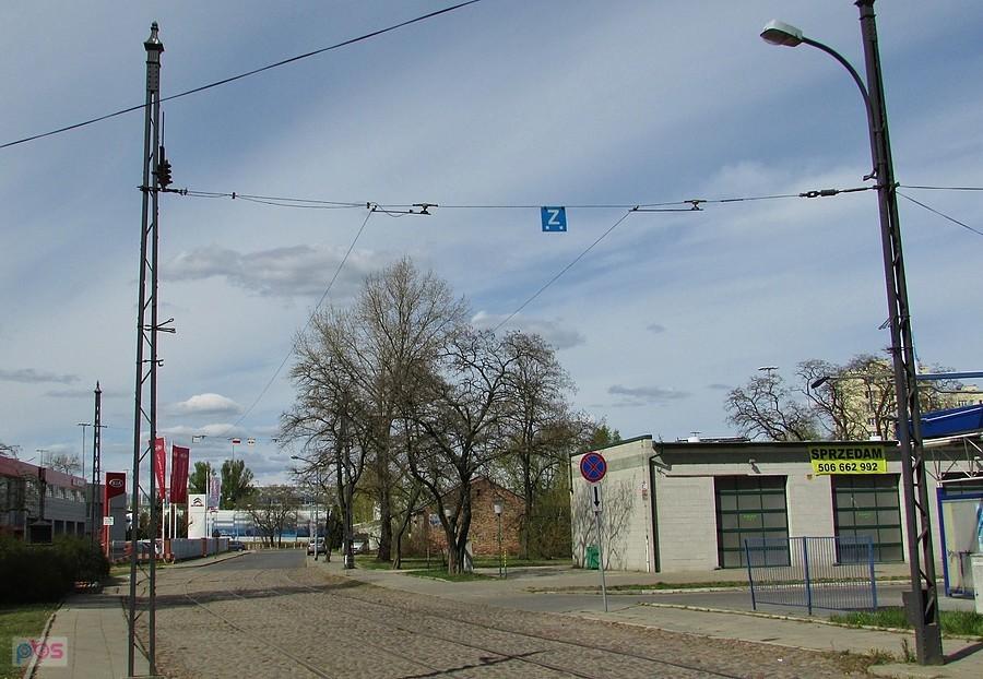 Zachowany fragment przedwojennego torowiska tramwajowgo na ul. Wysockiego