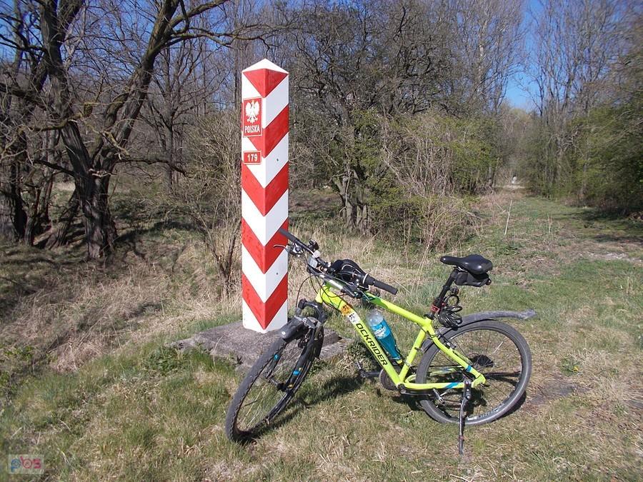 Słup graniczny na Nysie Łużyckiej