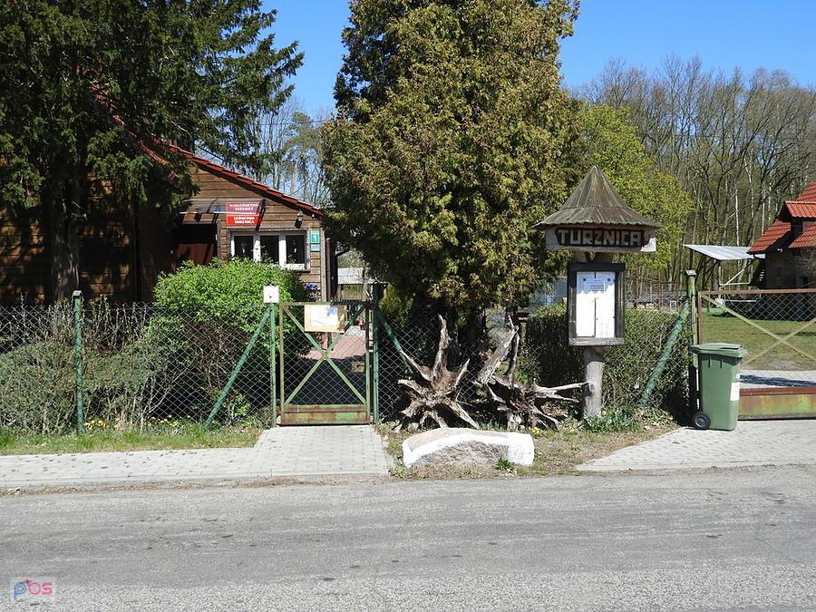 Leśniczówka Turznica na końcu drogi pożarowej nr 27.