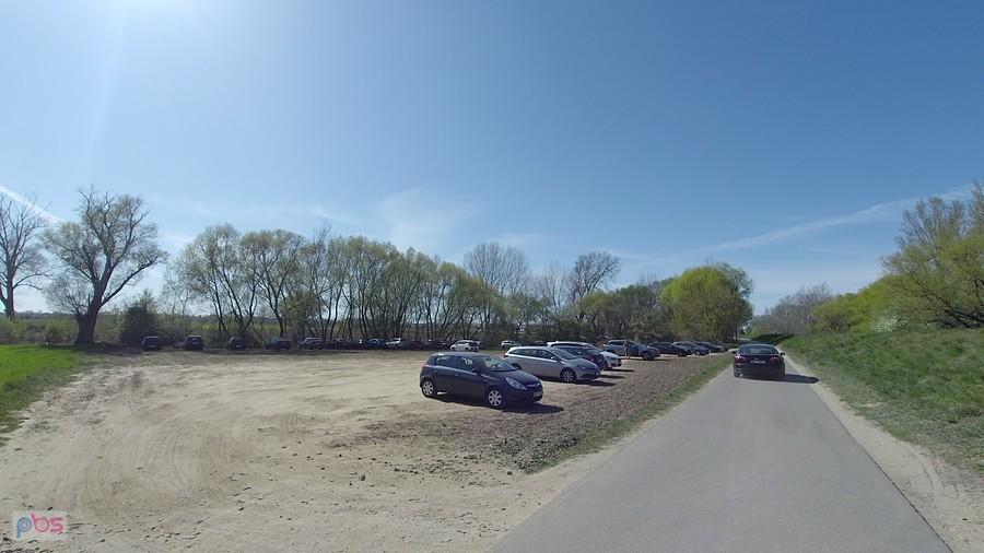 Parking przy wiślanym wale
